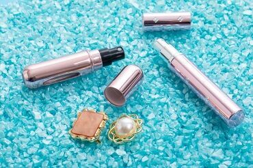 ファッション人材リンク株式会社【FJL】 ﾟ*｡☆ NEWスタッフ募集 ☆。*ﾟ
20代～40代女性STAFF活躍中◆
何かしらの販売経験があればOK！
髪色自由◎私服勤務♪