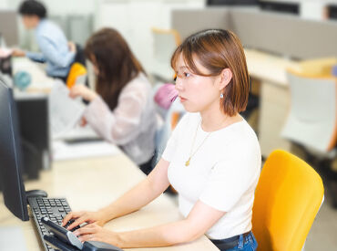 データ入力中心のシンプル事務♪オフィスワークデビューにもぴったりの環境です！