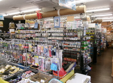 ＊オシャレも自由！＊
髪型・髪色自由♪
ネイルやピアスもOK♪
自分らしさも大切にできます◎