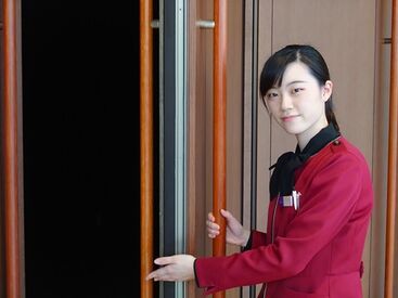 株式会社スタービーイング　※勤務地：フェニーチェ堺 ＼WEB面接もOK／
研修制度があり、初心者の方やバイトデビューの方も安心◎
優しい先輩スタッフが丁寧に指導してくれますよ♪