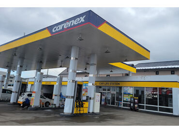 株式会社橋本油店 根城給油所 フルサービスのガソリンスタンドだからこそ
お客様との距離が近く、直接「ありがとう」をいただける場面がたくさん！
