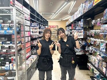 BOOKOFF 武蔵中原店 未経験から始めたスタッフも多数活躍中！
先輩が丁寧にサポートするので安心です◎