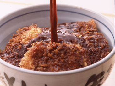 \友達同士の応募も大歓迎!!/
若い世代が多いお店なので
みんなでわいわい楽しく働けます◎