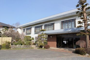 旅館くるみ屋は、和の趣のある客室と清潔な館内が特徴。
全室禁煙で快適な環境の中でお仕事ができます。