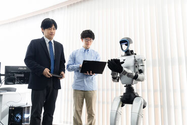 ヒューマノイドや四足歩行ロボットなどの検品や修理を行います！