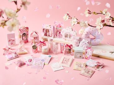 季節やテーマに合わせたディスプレイを考え、店内をより魅力的に演出するのもやりがいの一つ♪