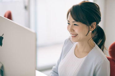 服装・髪色・ピアスなどは自由♪
OAスキルはローマ字入力出来ればOK★
※画像はイメージです