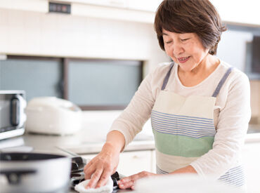 年齢不問★シニアさん活躍中♪
業界未経験ではじめた方も多数在籍。イチから丁寧にフォローしますのではじめてさんも安心♪