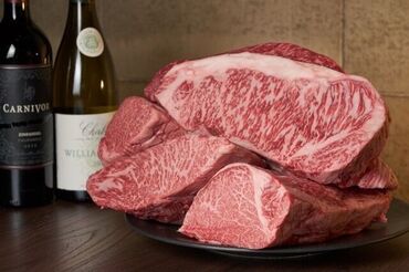 焼肉2＋9 若手スタッフ多数活躍中！
スタッフ同士の関係性が良いから
長期で続けたくなること間違いなし◎