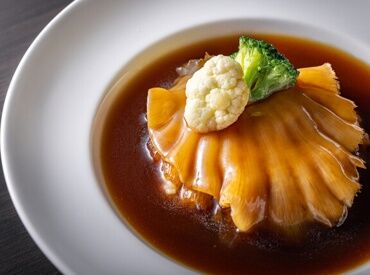 ホテルマネージメントインターナショナル株式会社　神戸マリオットホテル 中国料理マンダリンコート ＜JR神戸駅より徒歩2分★＞
2025年12月1日に神戸初のマリオットブランドホテルが誕生しました♪
話題の場所で働けるチャンス！！