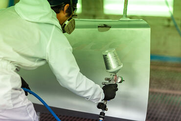 髪色・ピアス・ネイルなどオシャレOK!
のびのびと働ける環境です★
車・バイクでの通勤ももちろんOK◎