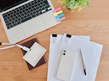 <スタイルの制限なし♪>
髪型・髪色・ネイル・ピアスなんでも自由!
アナタらしく勤務可能です◎