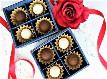 株式会社鶴屋百貨店＜勤務地：鶴屋百貨店内・催事コーナー＞ ≪イベントin鶴屋百貨店≫
バレンタインや全国うまいもの大会のスタッフを募集中♪
今”バズってる商品”を知れるチャンス！