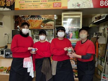 あっちゃん弁当 武庫之荘本店 20～40代の方活躍中！
お弁当箱の組み立てや盛り付けなど
未経験からでもご活躍いただけます！
