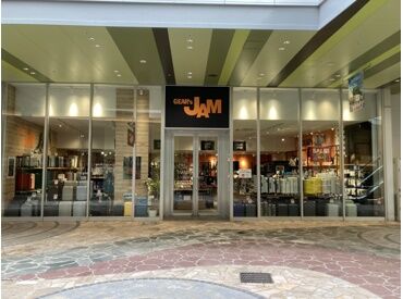 ギアーズジャムキャナルシティ博多イーストビル店[9934] 楽しく自由に働ける雰囲気が自慢◎
特別な知識や経験は必要ありません！
お客様に喜んでもらえる接客をお願いします♪