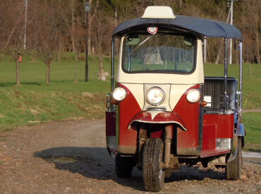 株式会社三笠トロッコ鐵道 トロッコはファミリーでのご利用が多めです◎
乗り終わったあとのお客様の笑顔がやりがいに♪