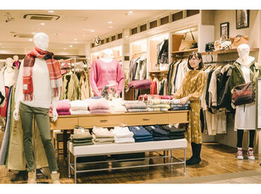 ＼イオンモール木更津店でスタッフ大募集／
学校帰りの学生さんも
家事と両立している主婦さんも活躍中♪