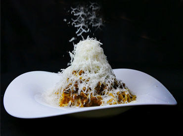 【国際線ターミナル内】
裏方でのキッチン業務なので
接客がニガテ…という方も安心♪
マニュアルに沿って調理すればOK!