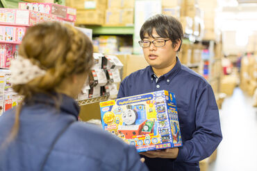 株式会社サンヨープレジャー ＼未経験スタート大歓迎／
おもちゃや雑貨を扱う倉庫内でのお仕事！
「これ知ってる！」なんて商品に出会えるかも♪