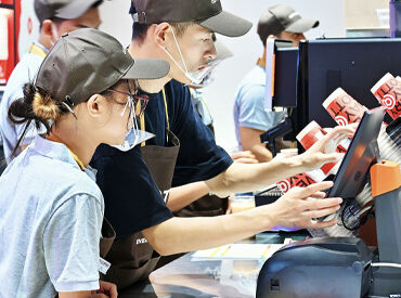 ＼1週間ごとの希望シフト／
学校帰りや週末、平日夜だけ、土日だけ
など…プライベートの予定と調整しやすい環境です◎