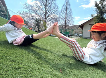 残業は月平均約1時間で、持ち帰り業務もナシ◎
無理のなく働ける体制と丁寧なサポートで、安心して働けます♪