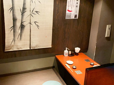 本店・人形町駅共に最寄りからスグの好立地♪落ち着いた店内&客層が特徴です。