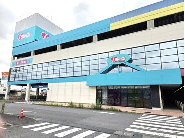 今のお店は龍ケ崎市駅から徒歩9分！
ショッピングセンター「QiZMALL」内！
仕事帰りの買い物にも便利です♪
無料駐車場完備◎