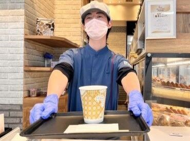 ●ドーナツ割引制度あり
●休憩時にドーナツ&ドリンクが無料
スタッフだけの特権♪
美味しいドーナツをお得にGETできちゃう◎