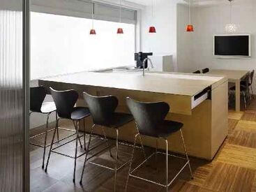 ★土日祝・年末年始・GW休み
★残業基本なし
★おしゃれ自由
★近くに便利な東急ストアやおしゃれなレストランあり!