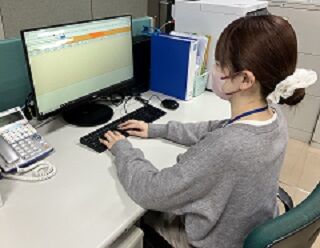 堤化学株式会社 服装・ネイル自由♪子育て世代活躍中！学校行事や急なお休みもOKな職場