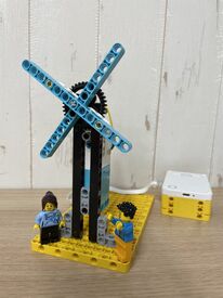 子どもたちと同じ目線になって♪
困っているときや悩んでいるときは
「どうしたの？」と優しく聞いてあげましょう。