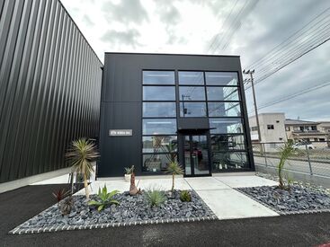 平日のみ勤務！
土日祝休みの完全週休2日制だから
プライベートも充実させられます♪