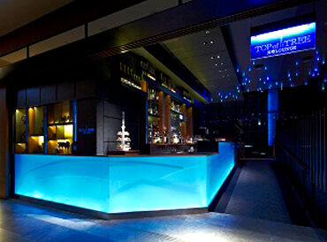 天空LOUNGE TOP of TREE ソラマチ31階の人気ラウンジ♪
カジュアルなフレンチなので
厳しいマナーはありません◎
バイトデビューも大歓迎！