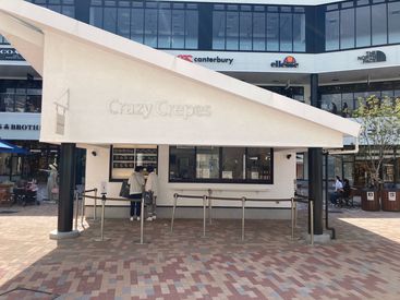 -★覚えてしまえば簡単★-
クレープ作りって難しそう…?
NO!一度作って覚えてしまえば簡単♪
先輩スタッフがフォローします◎