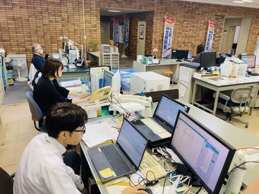 \長く働ける環境です★/
年間休日124日、残業代全額支給、
各種手当ありと福利厚生もバッチリ◎
景気にも左右されづらい♪