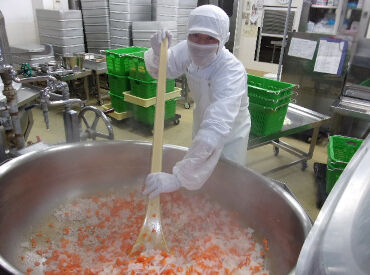 ★「食」に興味のある方、大歓迎★
料理が好き/上手くなりたい方に！
手際よく料理をするコツや
秘伝のレシピも教えちゃいます♪