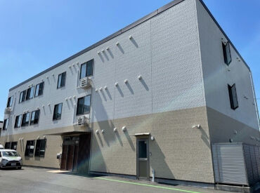 藤枝ケアセンターそよ風 ＼正規フルタイム社員の募集です！／
30～50代を中心に、全世代のスタッフ在籍！
世代を超えて、自然と打ち解けられる職場です＊