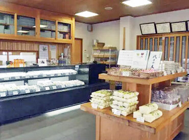 お客様も店舗の雰囲気も落ち着いていて、和やかに働ける好環境！
子育てが一段落した40～50代のスタッフも活躍＊