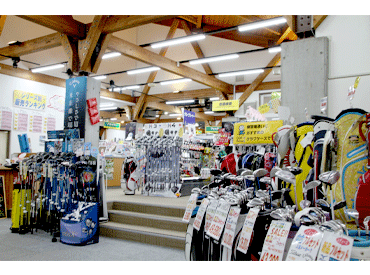 ≪オシャレの自由度も高め!≫
髪型・髪色自由◎ピアス・ネイルもOK!
あなたらしいスタイルで活躍できます♪