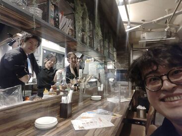 「オシャレでなんか楽しそう！」
「餃子が好きだから♪」など…
始める理由は何でもOKなんです！
履歴書不要で面接へGO★