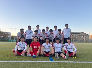 人の良さが自慢♪
社員とアルバイトでBBQをしたり、社員の仲のよさが自慢です!
写真はフットサルをしたメンバーで◎