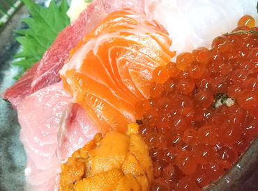 まかないは【無料】です！
お店のメニューの勉強も兼ねて、色々食べてもらいます♪