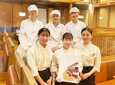 ほとんどのスタッフが未経験からのスタートでした★
優しい先輩ばかりだから、いつだって気軽に相談もできちゃいます♪