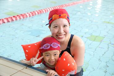 スイミングスクールビッグ・エス和泉府中 かわいい子ども達にも癒されるお仕事♪
楽しみながら働けますよ◎
