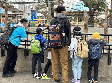 ＼資格取得支援制度あり／
当社が費用を一部負担しますので、
学童の資格をお持ちでない方でも大丈夫！