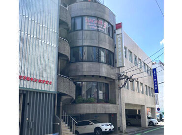 駅近で通いやすい好立地◎
帰りに買い物をして帰るスタッフもいます♪
GW、お盆、年末年始休暇あり!