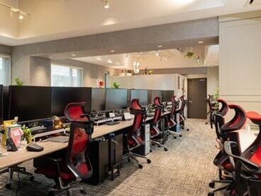 ファイアウィード株式会社 客先常駐はありませんが、クライアントや社員、協力会社など、
人と関わりながら働ける環境です◎