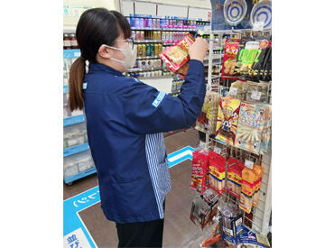姉妹店をご紹介！
クルーム店：4-5時はお休み!!スタッフ2名が活躍中！
アミュプラザ店：12-16時のみ！現金精算も経験できる◎