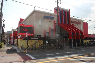 髪色・髪型自由！！
ピアス・ネイルのオシャレもOK◎
自分らしいスタイルのまま出勤できます♪