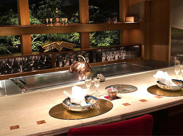 雅山 GARDEN 落ち着いた雰囲気の店内。
面接時は履歴書不要！人柄重視で採用しています。
